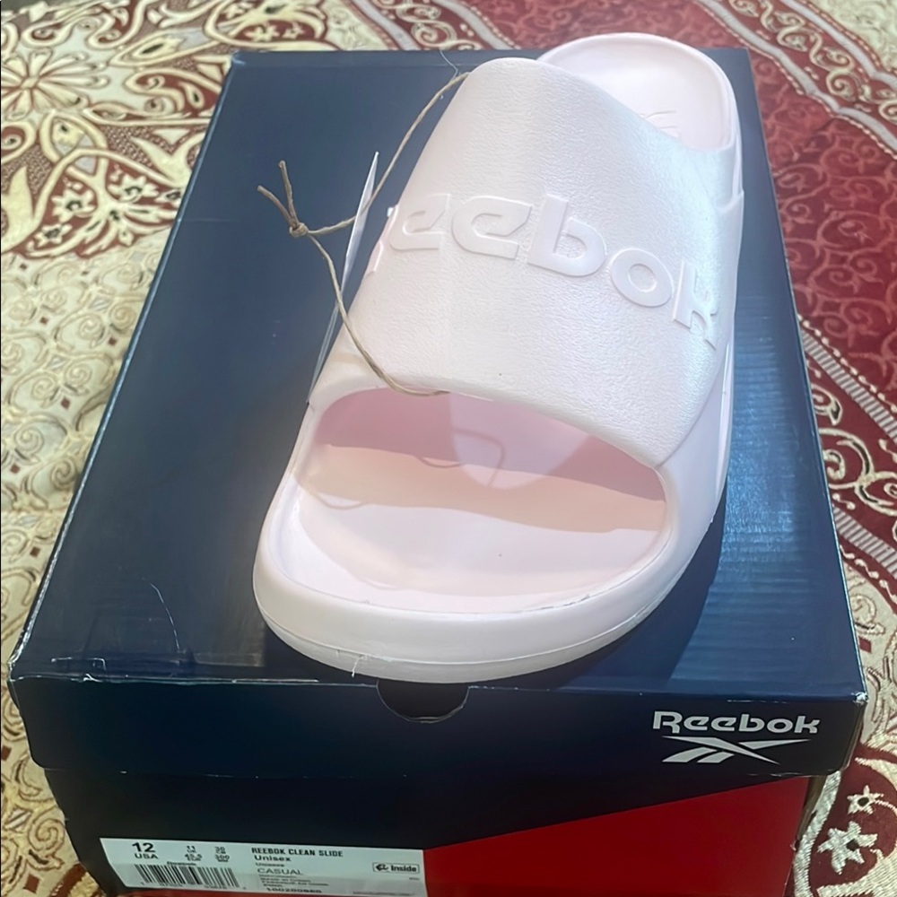 Reebok Clean Slide
Pink Slide Sandals